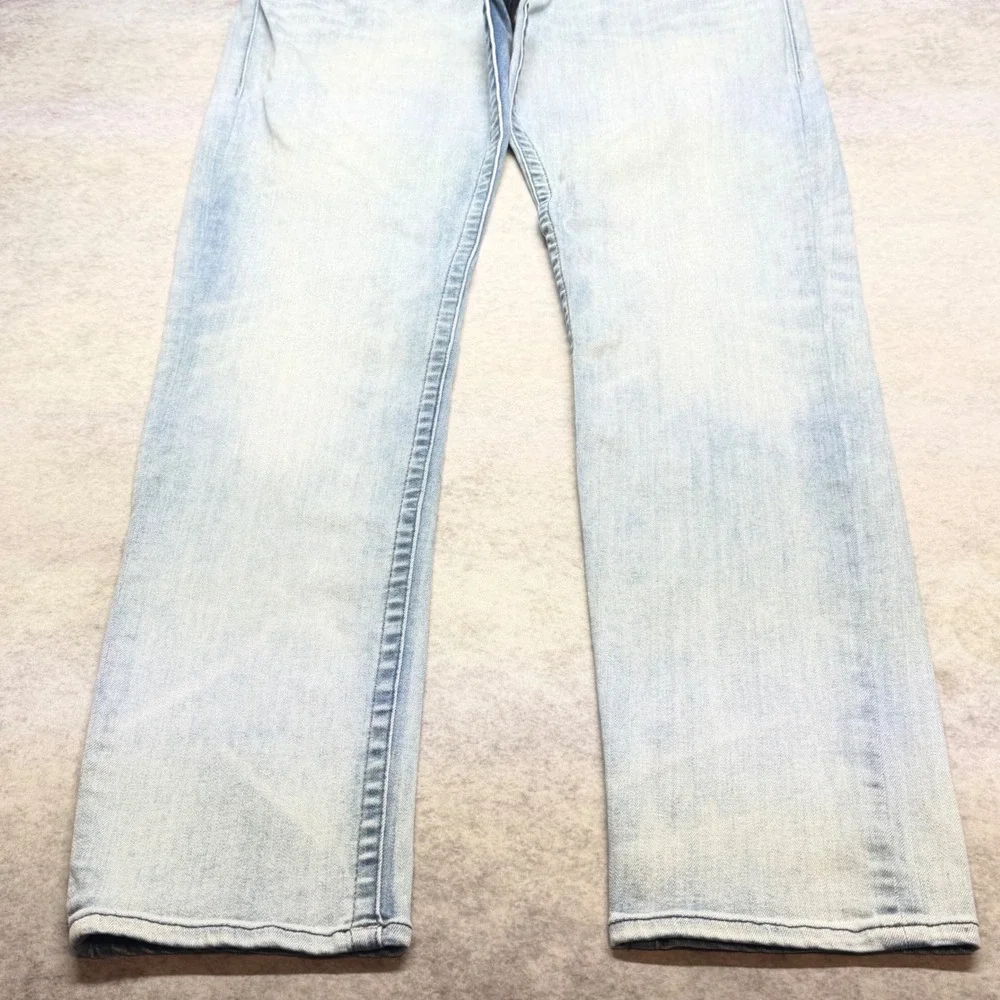 True Religion Geno Relaxed Slim Mens 34x33 Light Wash Flap Pocket Denim Jeans